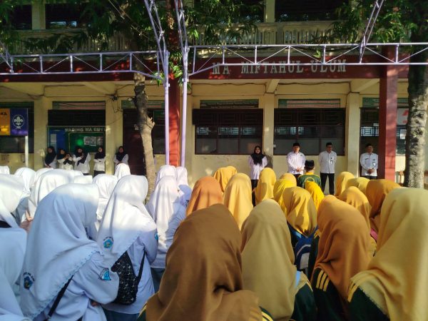 Semangat Baru Sambut Tahun Ajaran Baru, Bu Niken Ari Setyawati Ajak Siswa Bangun Karakter dan Raih Prestasi