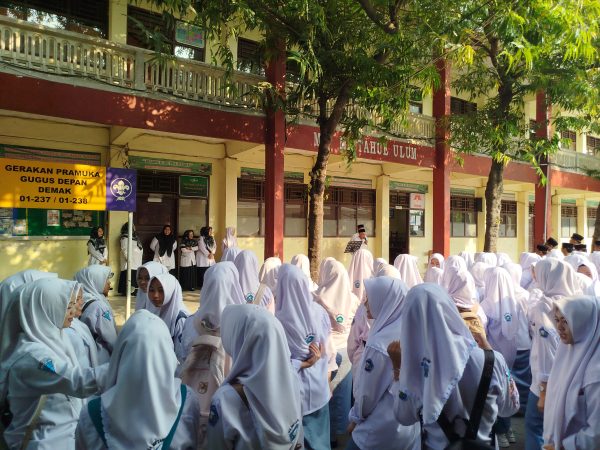 Apel Pagi, Masrokim, M.Pd.I Ajak Siswa Menjaga Kejujuran dan Memanfaatkan Masa Muda untuk Menuntut Ilmu
